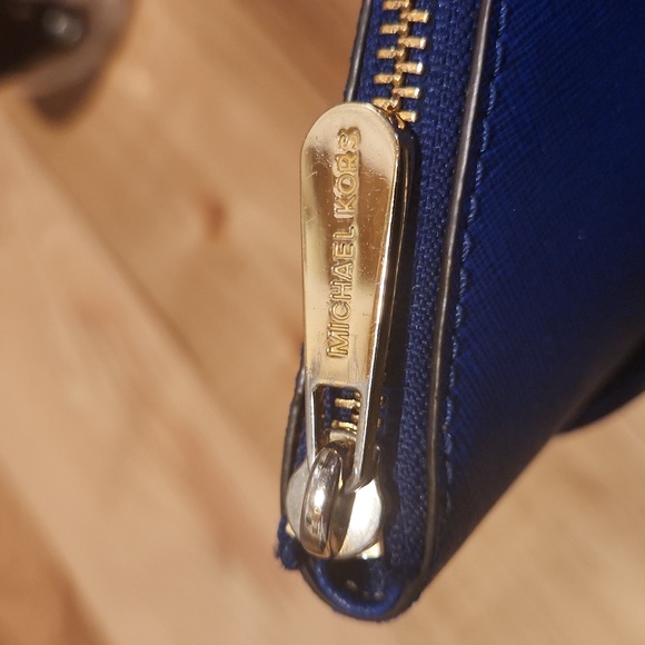 Michael Kors Purse - Picture 5 of 7